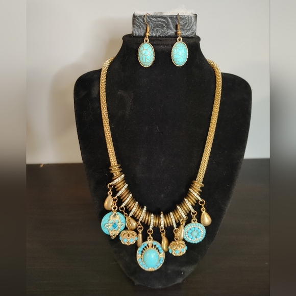 Jewelry - Elegant Gold and Turquoise Necklace Set